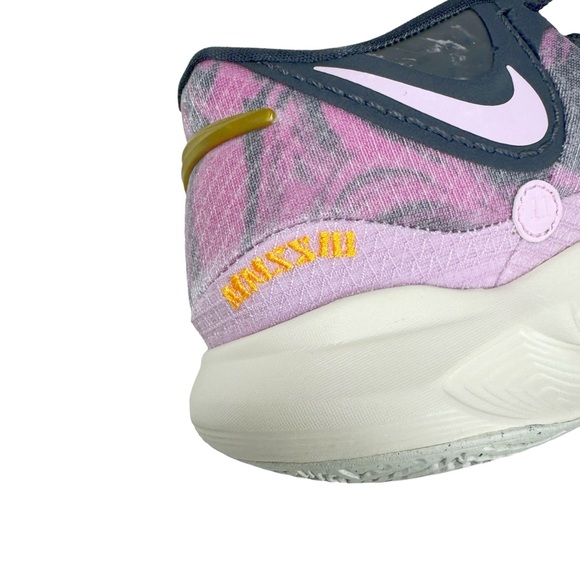 Kyrie 8 'All-Star' Women’s 11 NWT - Picture 10 of 16